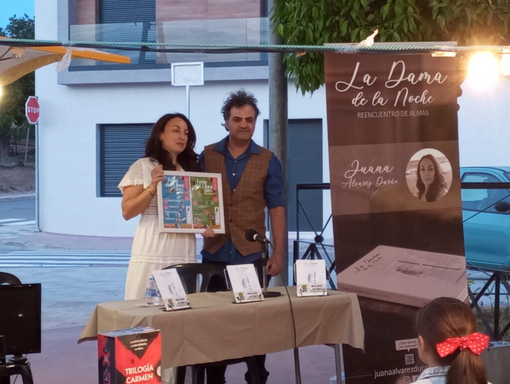 La Feria del Libro de Herrera contó con la presencia de la escritora Juana Álvarez Durán